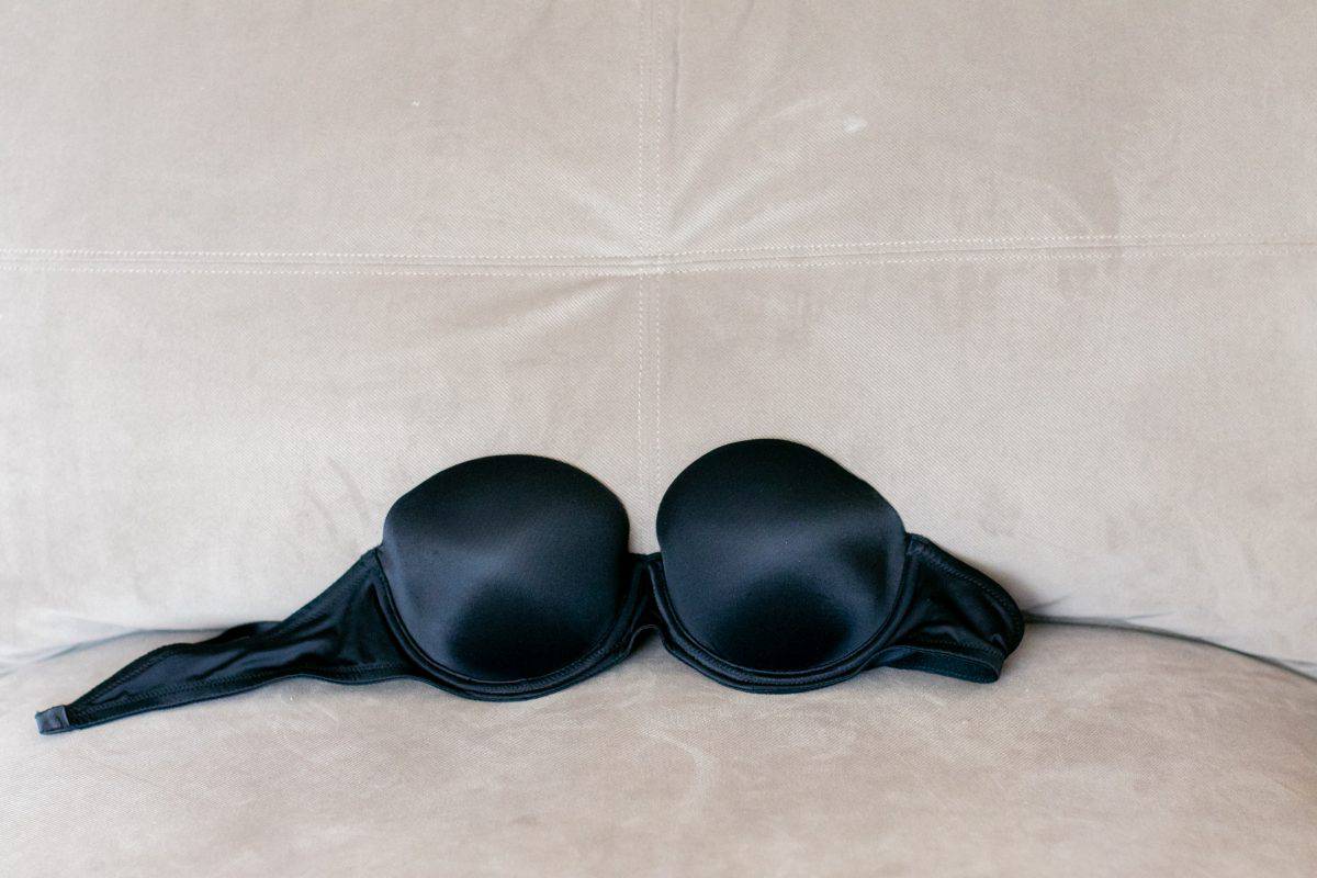 A black push up bra